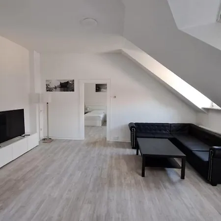 80qm 2,5 In Uninaehe Hauptbahnhofnaehe 4 Einzelbetten 2 Duschen Wohnkueche Neu Apartment