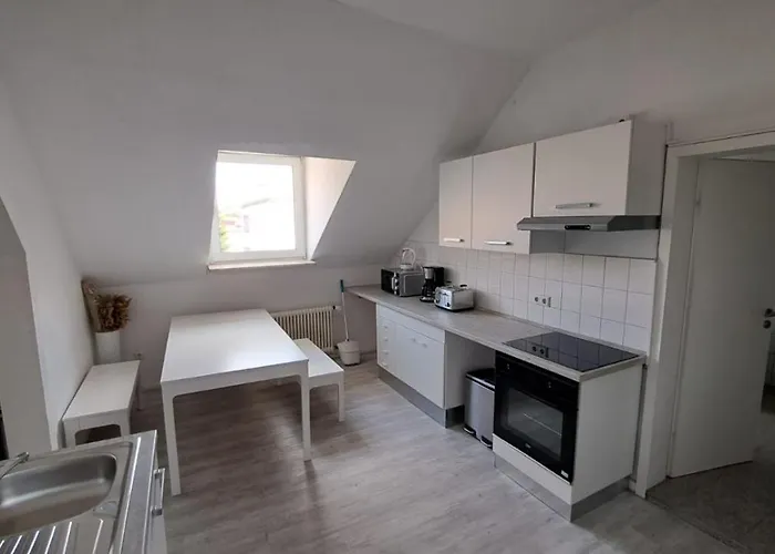 80qm 2,5 In Uninaehe Hauptbahnhofnaehe 4 Einzelbetten 2 Duschen Wohnkueche Neu Lejlighed *