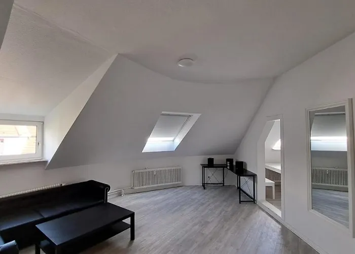 80qm 2,5 In Uninaehe Hauptbahnhofnaehe 4 Einzelbetten 2 Duschen Wohnkueche Neu Lejlighed