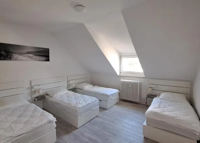 80qm 2,5 In Uninaehe Hauptbahnhofnaehe 4 Einzelbetten 2 Duschen Wohnkueche Neu * Duisburg