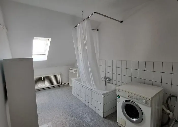 Lejlighed 80qm 2,5 In Uninaehe Hauptbahnhofnaehe 4 Einzelbetten 2 Duschen Wohnkueche Neu Duisburg