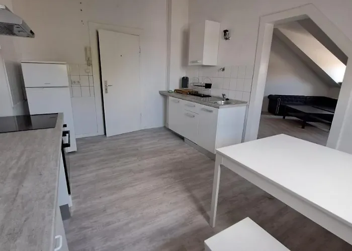 Lejlighed 80qm 2,5 In Uninaehe Hauptbahnhofnaehe 4 Einzelbetten 2 Duschen Wohnkueche Neu *